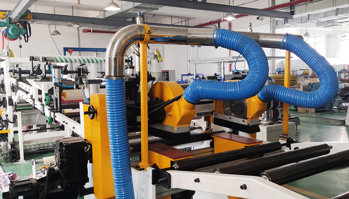 南京首塑公司引進(jìn)新設(shè)備 南京首塑公司引進(jìn)新設(shè)備